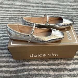 NEW Dolce Vita Reyes silver ballet flat 7.5